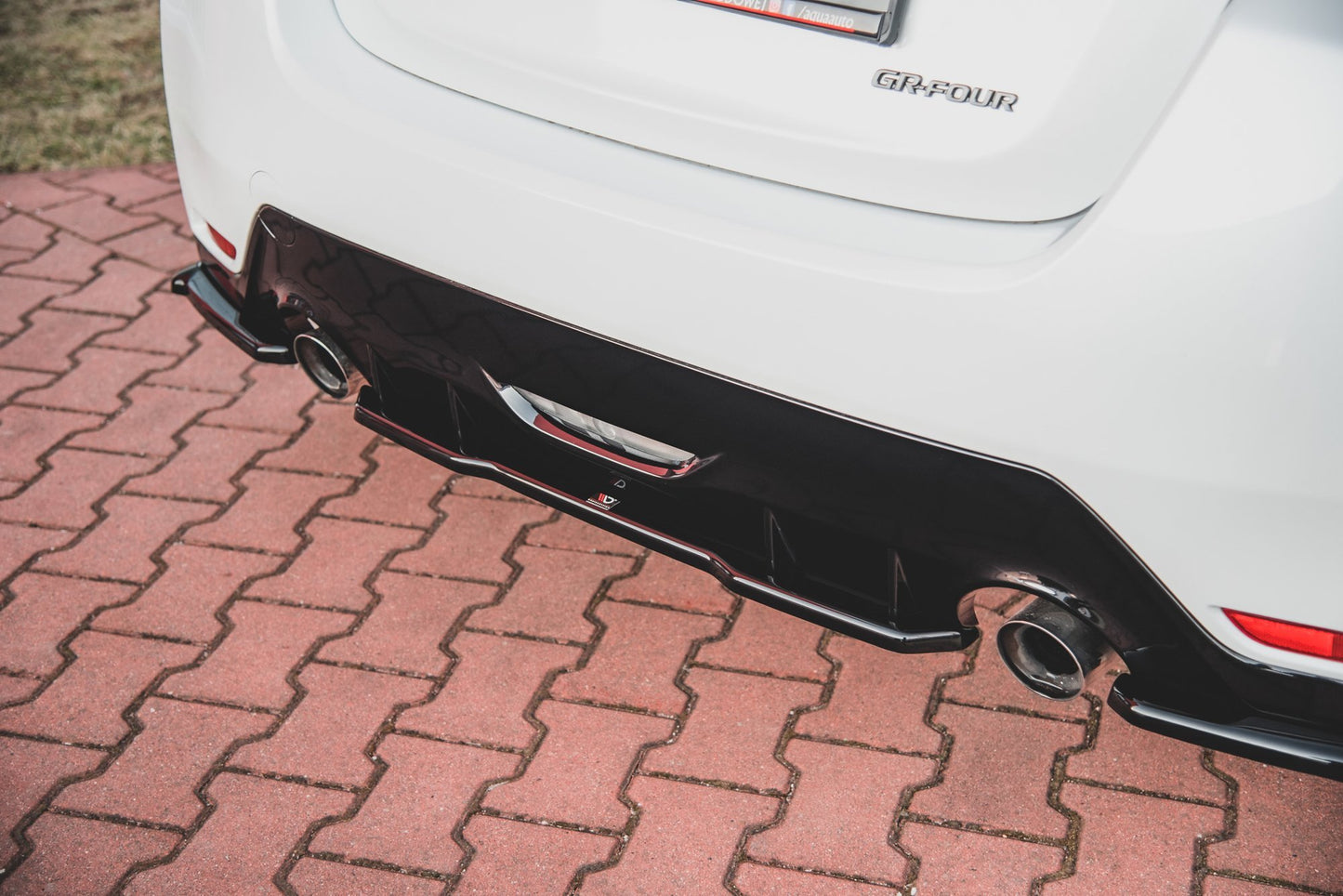 Mittlerer Diffusor Heck Ansatz für Toyota GR Yaris Mk4 schwarz matt