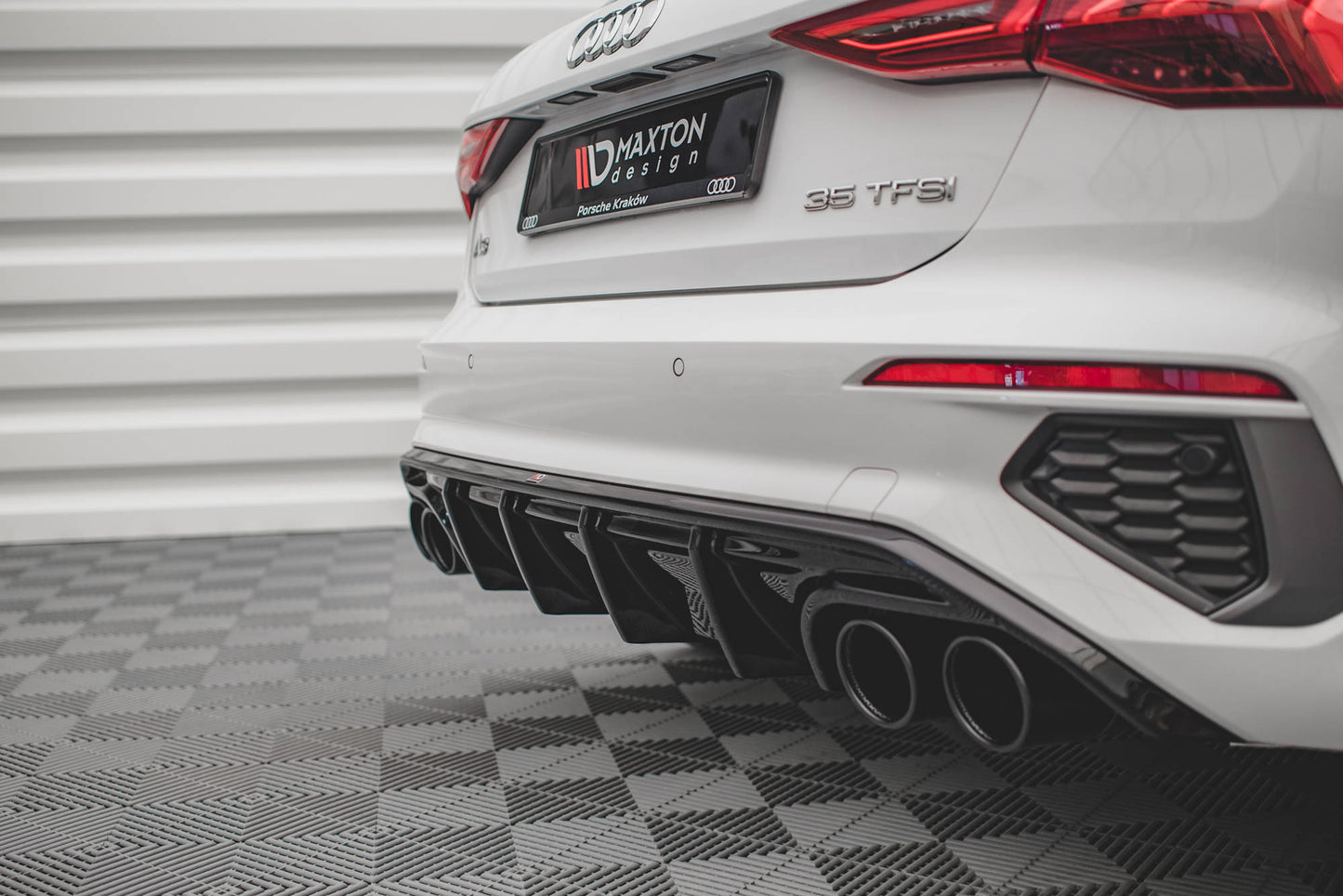 Diffusor Heck Ansatz für + Endschalldampfer Sportauspuff Attrappe Audi A3 S-Line Sportback 8Y