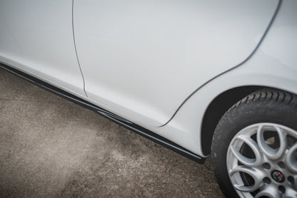 Seitenschweller Ansatz für V.2 für Alfa Romeo Giulietta  Carbon Look