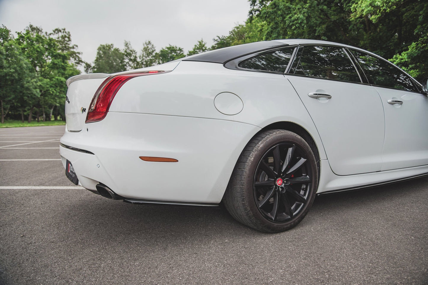 Heck Ansatz Flaps Diffusor für Jaguar XJ X351 schwarz matt