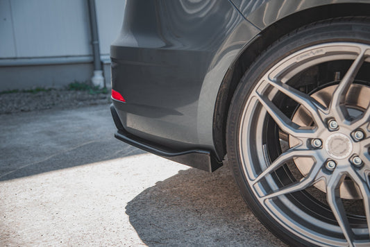 Heck Ansatz Flaps Diffusor V.3 für Seat Leon Cupra Mk3 FL Sportstourer schwarz Hochglanz