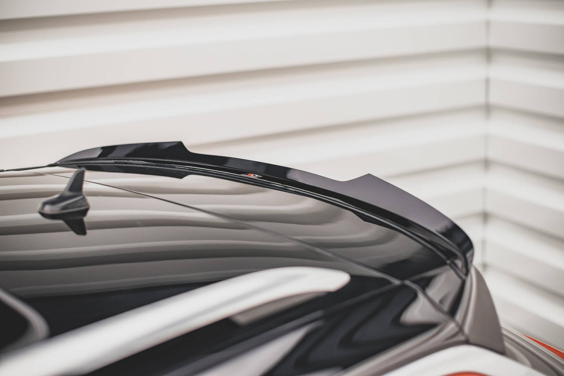 Spoiler CAP für Volkswagen T-Roc Mk1 schwarz Hochglanz