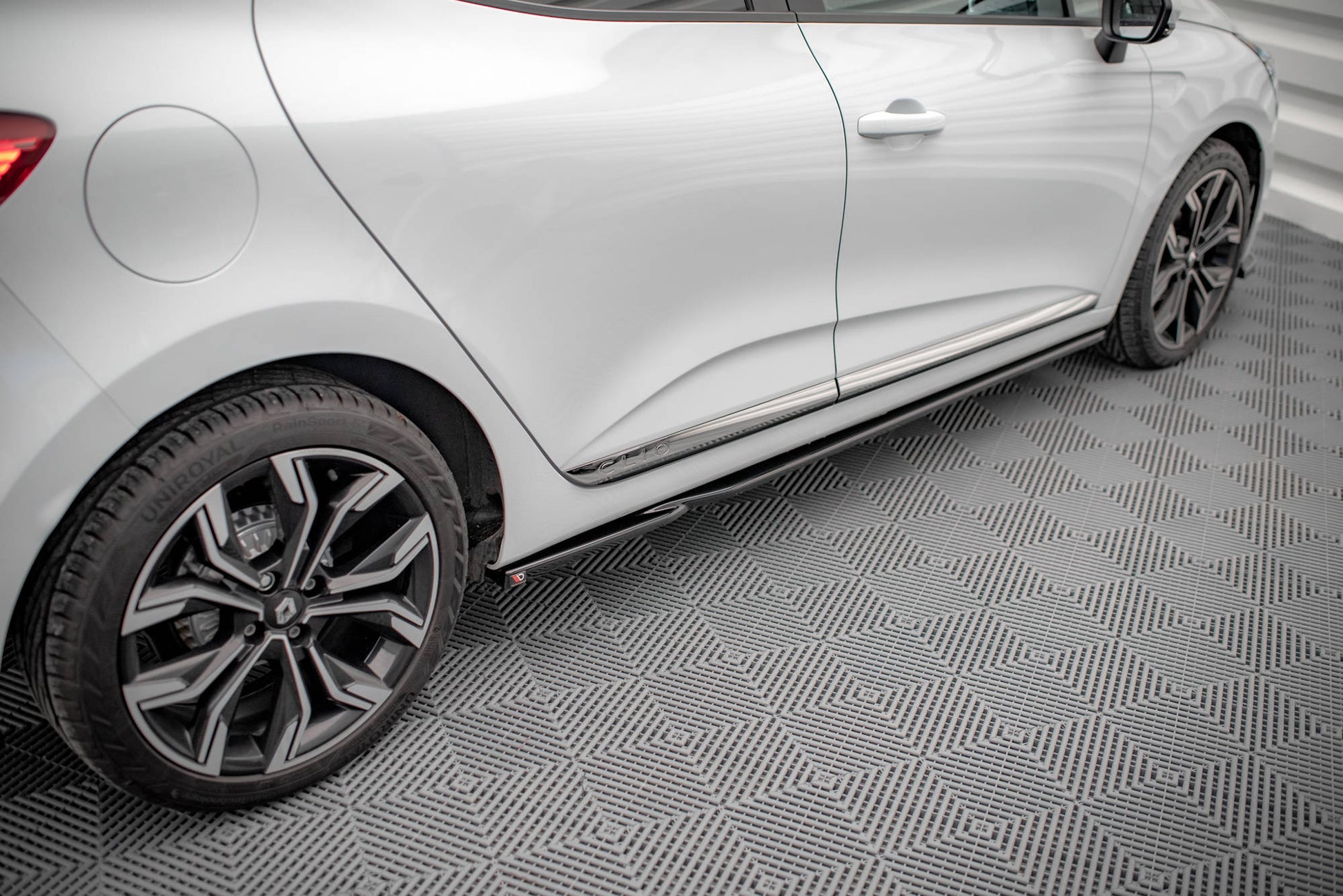 Seitenschweller Ansatz für Renault Clio Mk5 Carbon Look