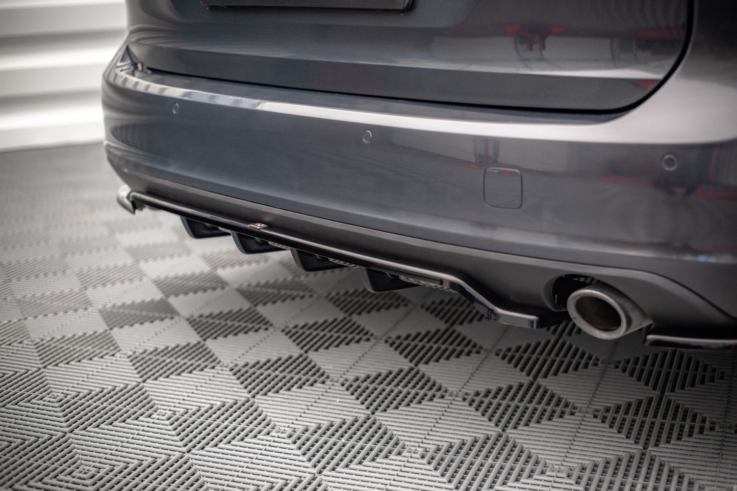 Mittlerer Diffusor Heck Ansatz DTM Look für Volvo V90 Mk2 schwarz matt