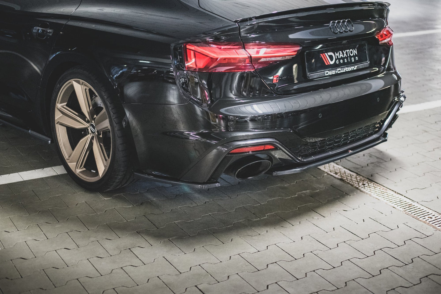 Mittlerer Diffusor Heck Ansatz für Audi RS5 F5 Facelift Carbon Look