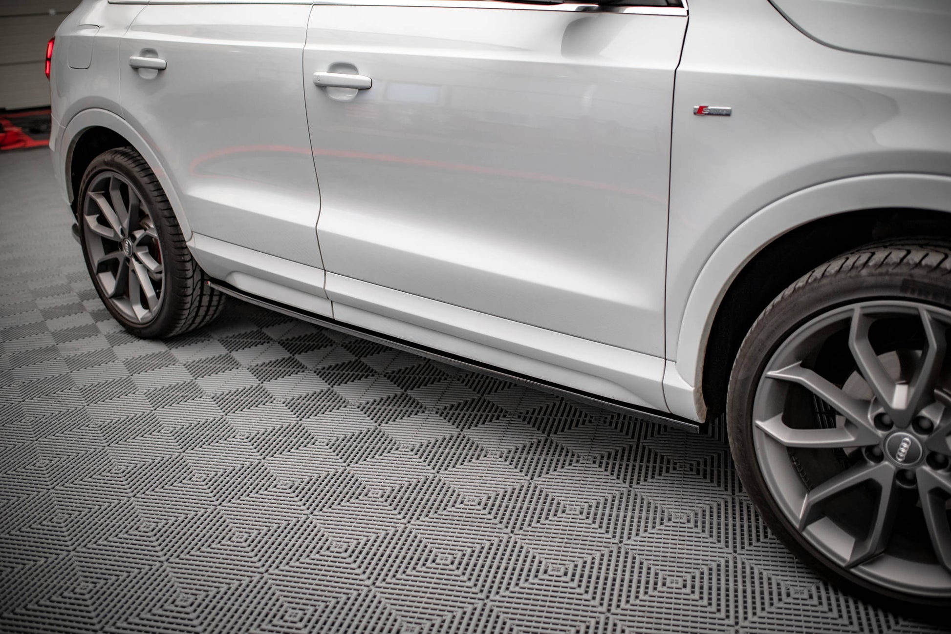 Seitenschweller Ansatz für Audi Q3 8U Facelift Carbon Look