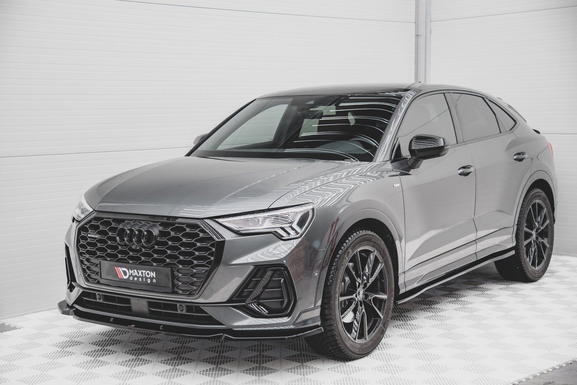 Front Ansatz V.1 für Audi Q3 Sportback S-Line schwarz Hochglanz