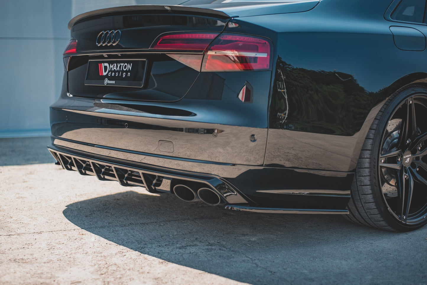 Heck Ansatz Flaps Diffusor V.2 für Audi S8 D4 Facelift schwarz matt
