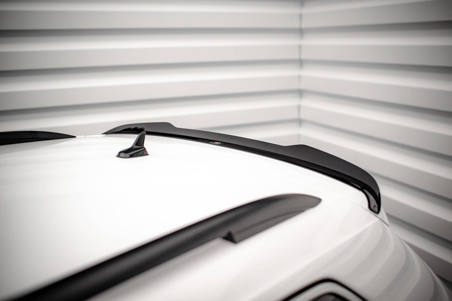 Spoiler CAP für Volkswagen Tiguan Mk2 schwarz matt