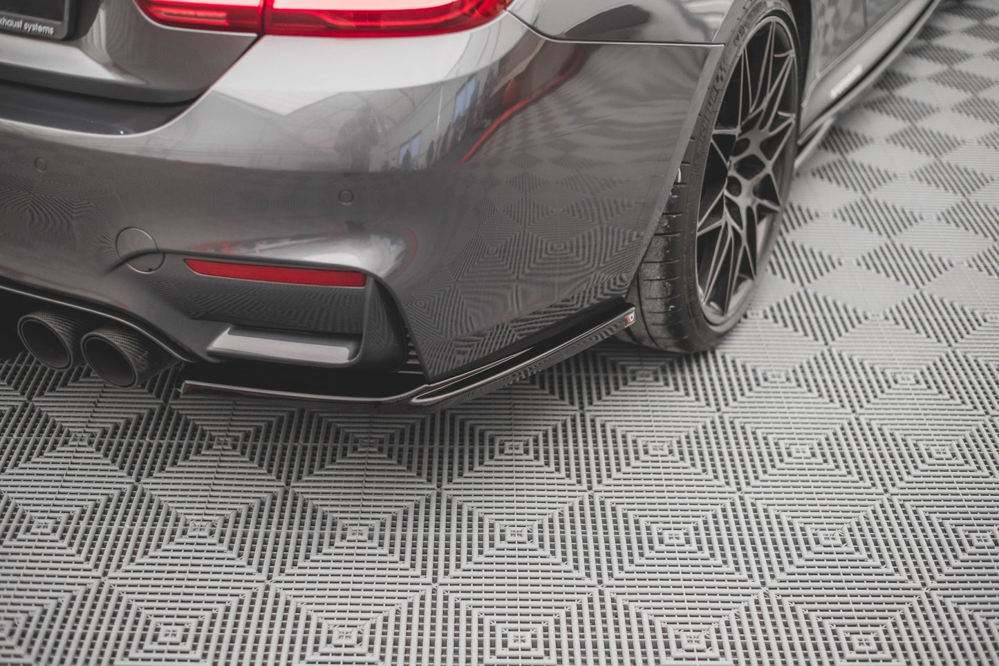 Heck Ansatz Flaps Diffusor V.1 für BMW M4 F82 schwarz matt