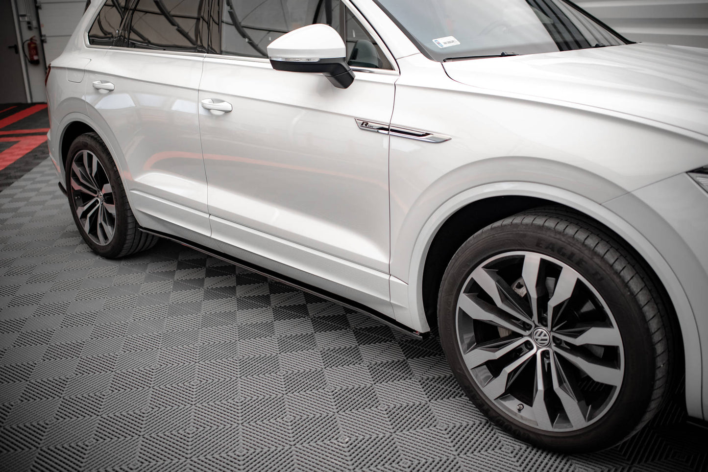 Seitenschweller Ansatz für Volkswagen Touareg R-line Mk3 schwarz matt