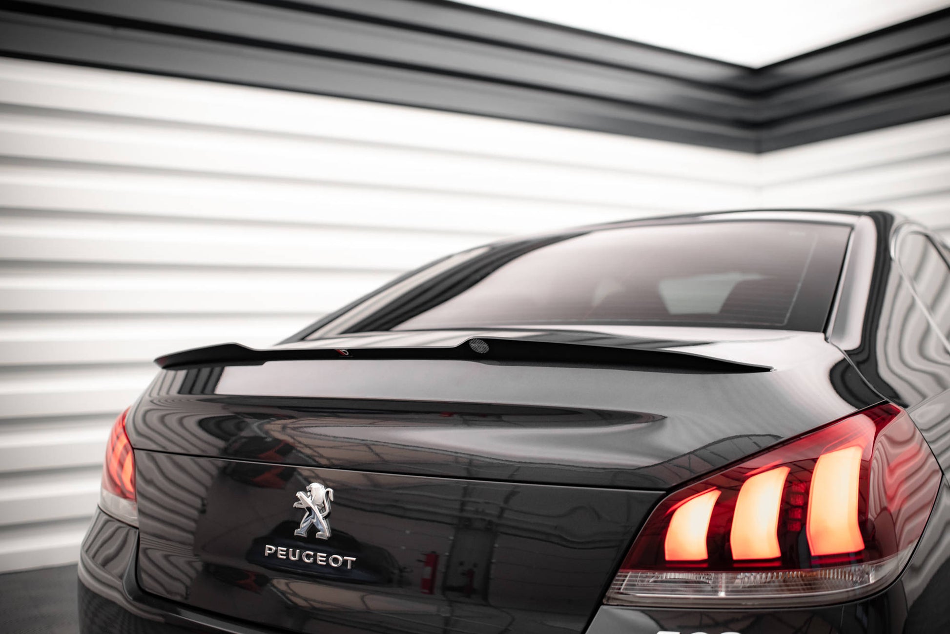 Spoiler CAP für Peugeot 508 GT Mk1 Facelift schwarz Hochglanz