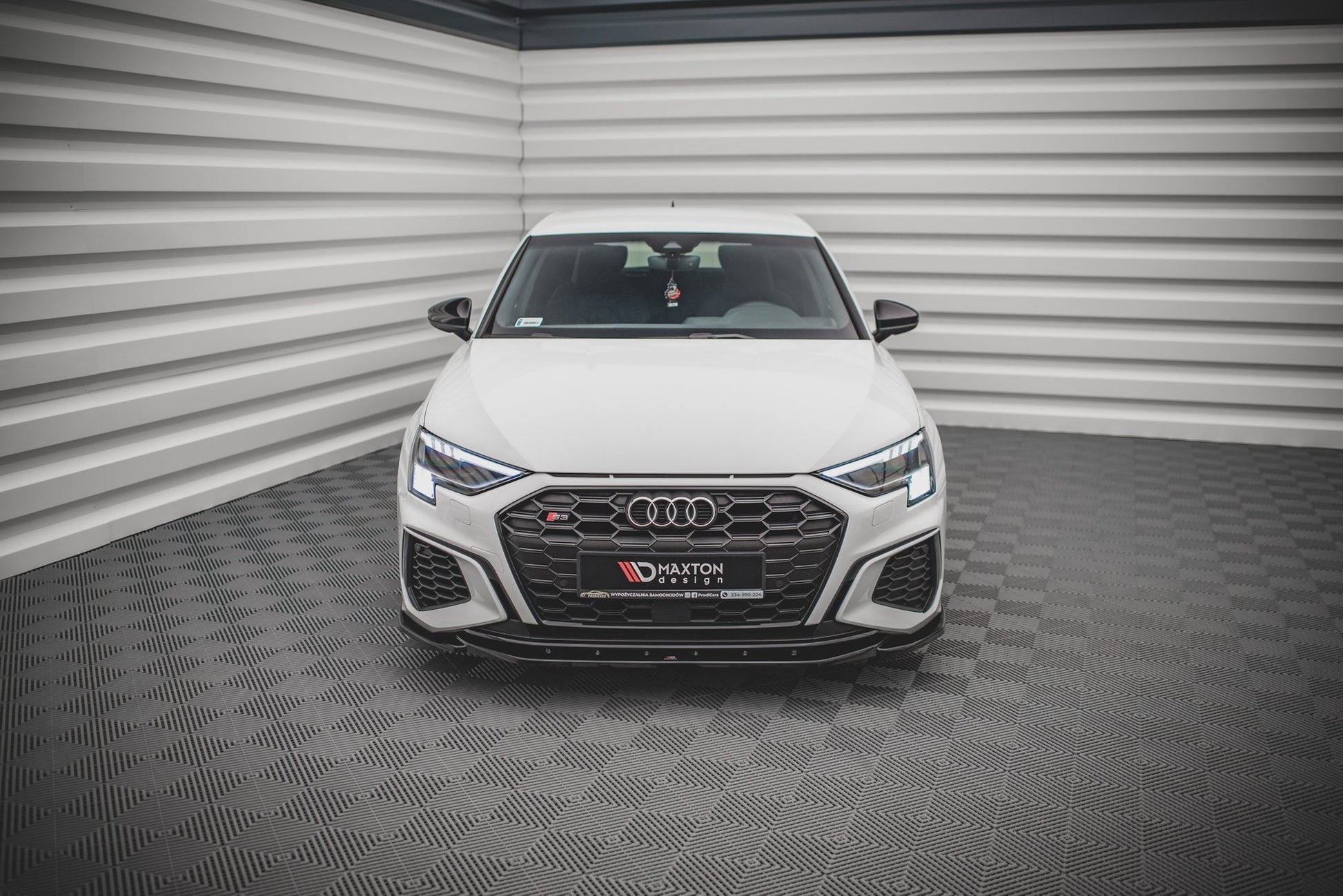 Front Ansatz V.4 für Audi S3 / A3 S-Line 8Y Carbon Look