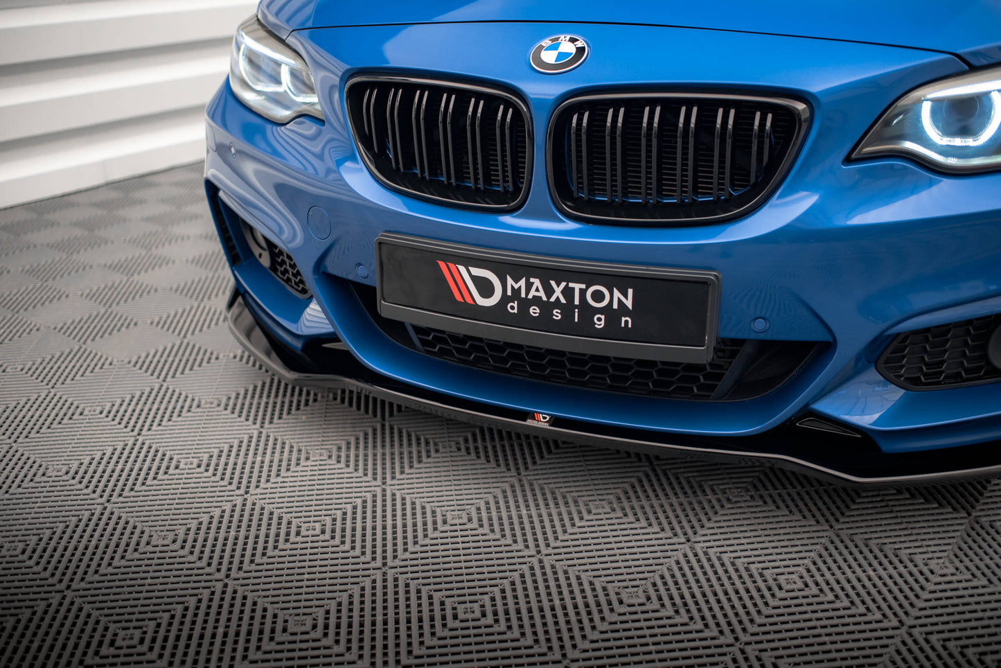 Front Ansatz V.1 für BMW 2 M-Paket F22 schwarz Hochglanz
