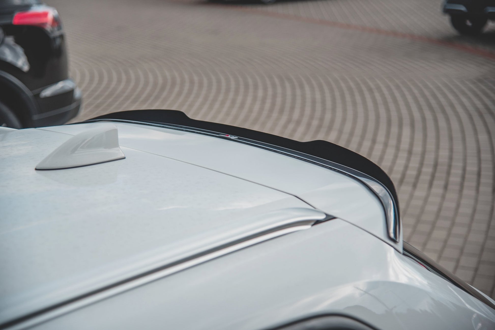 Spoiler CAP für Toyota Corolla XII Touring Sports schwarz matt