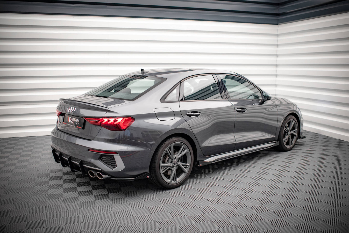 Street Pro Heck Ansatz Flaps Diffusor +Flaps für Audi S3 Limousine 8Y schwarz Hochglanz