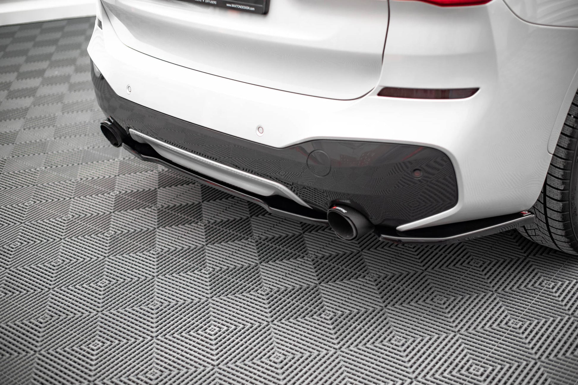 Mittlerer Diffusor Heck Ansatz für BMW X1 M-Paket F48 Carbon Look