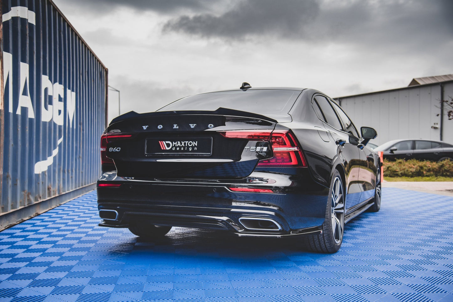 Heck Ansatz Flaps Diffusor für Volvo S60/V60 R-Design Mk3 schwarz matt