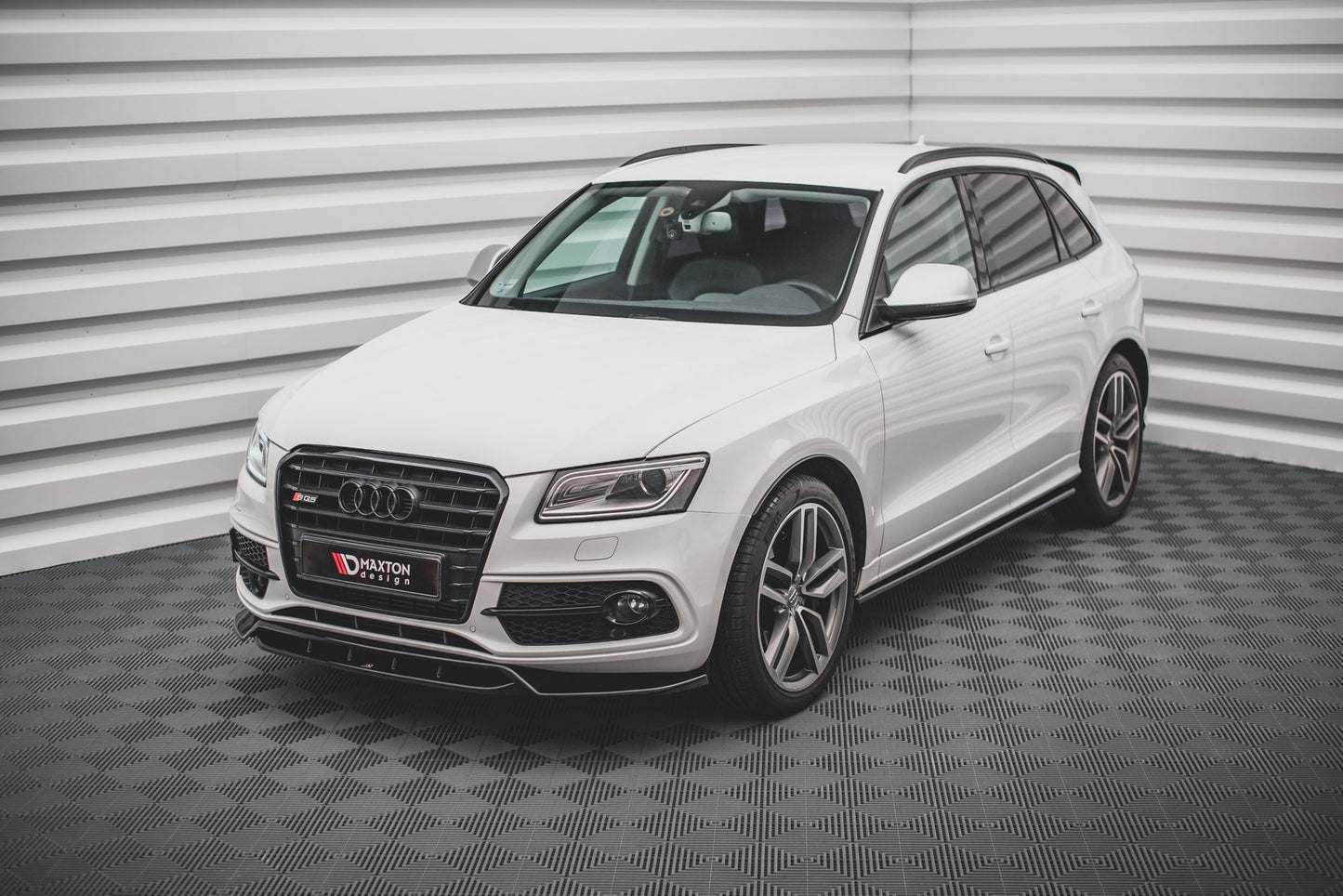 Front Ansatz für Audi SQ5 Mk1 (8R) schwarz Hochglanz