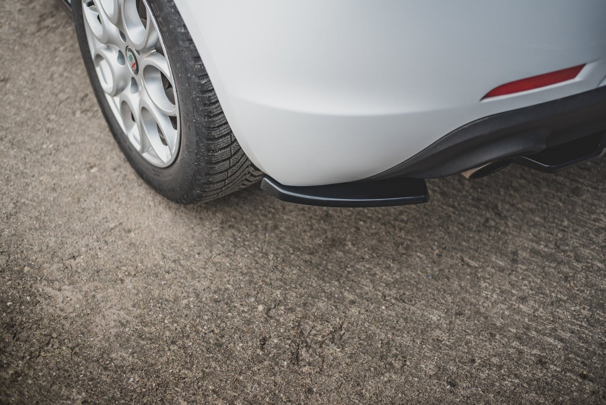 Heck Ansatz Flaps Diffusor V.1 für Alfa Romeo Giulietta  Carbon Look