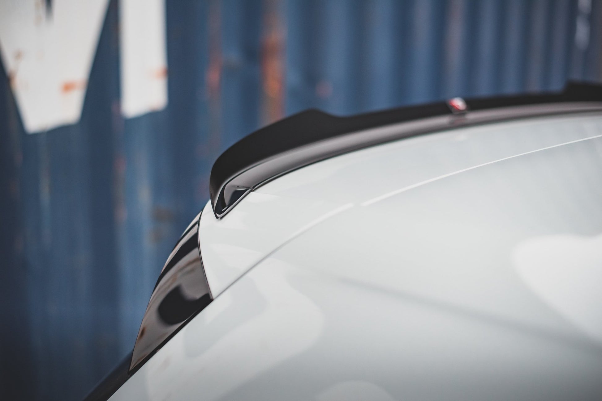 Spoiler CAP V.1 für Volkswagen Golf 8 GTI / R schwarz Hochglanz