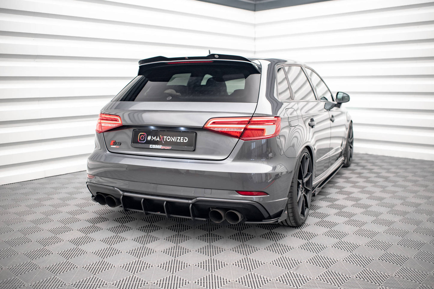 Hintere Seiten Flaps für Audi S3 Sportback 8V Facelift schwarz Hochglanz