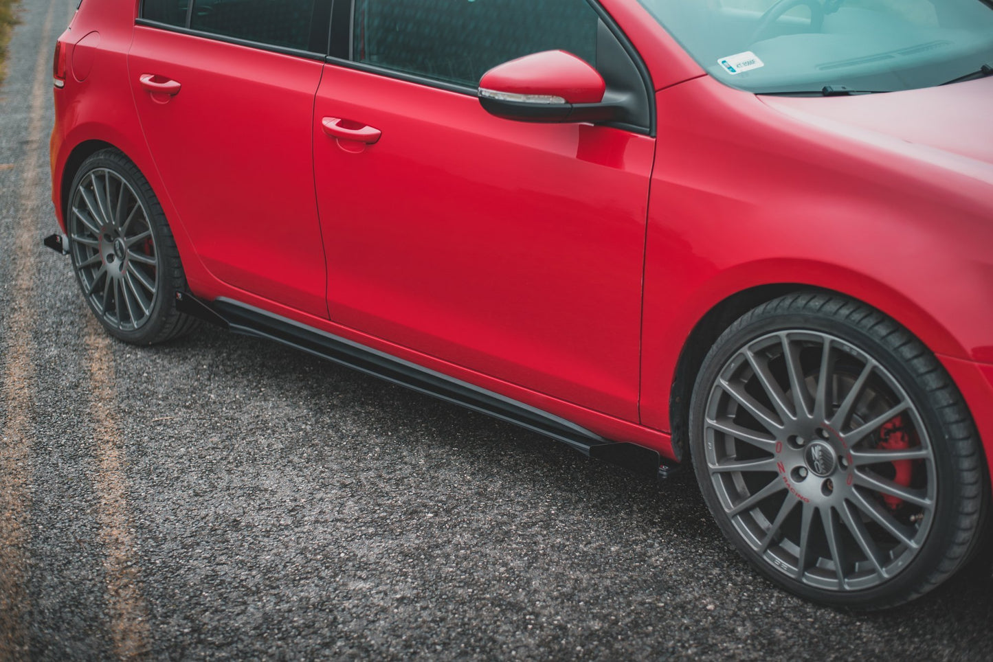 Robuste Racing Seitenschweller Ansatz für für + Flaps Volkswagen Golf GTI Mk6  schwarz Hochglanz