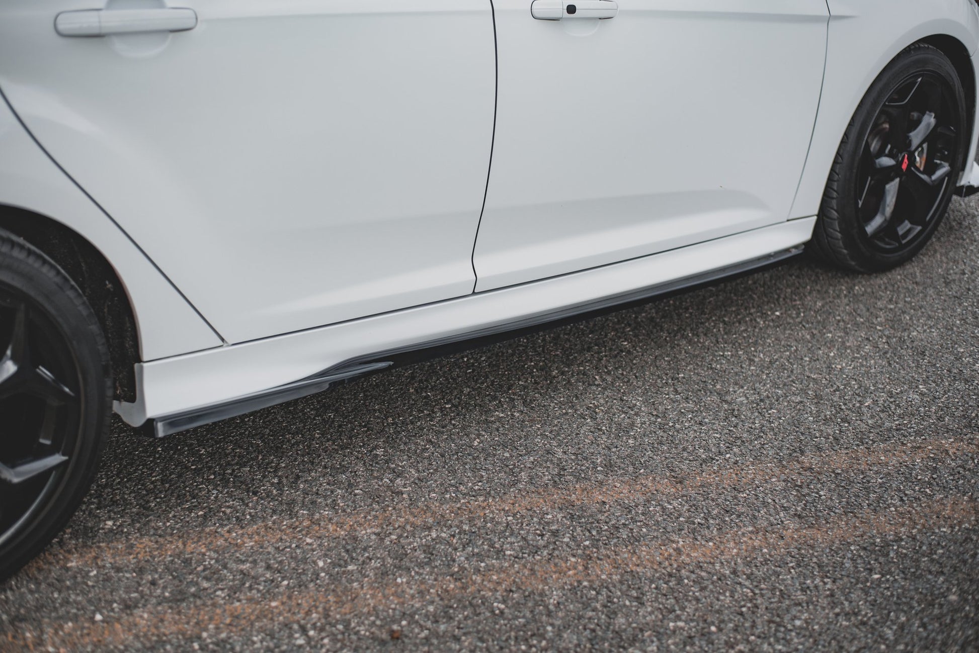 Seitenschweller Ansatz für V.2 für Ford Focus ST Mk3 schwarz matt