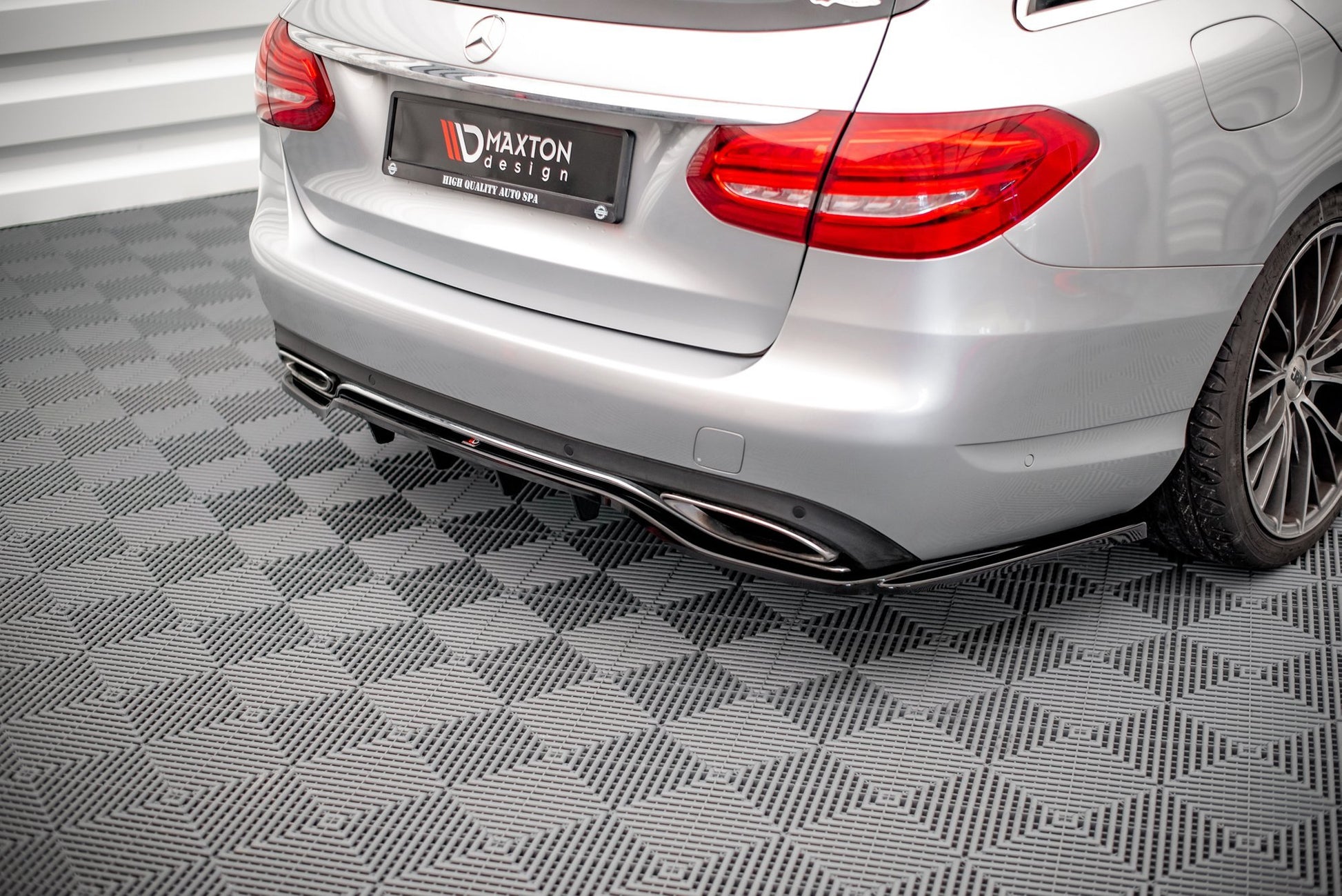 Mittlerer Diffusor Heck Ansatz DTM Look für Mercedes-Benz C W205 schwarz matt