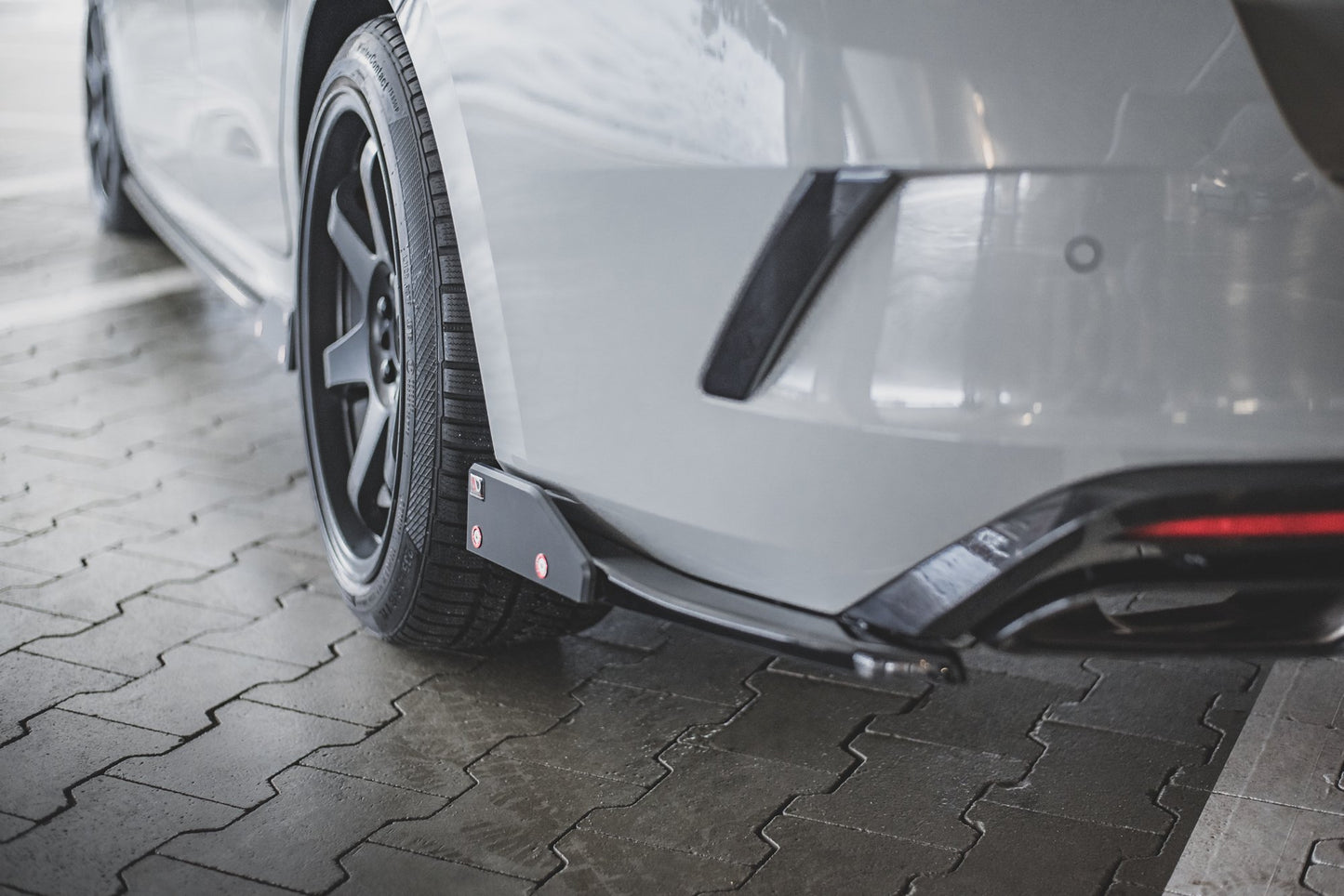 Heck Ansatz Flaps Diffusor +Flaps für V.2 Skoda Octavia RS Mk4