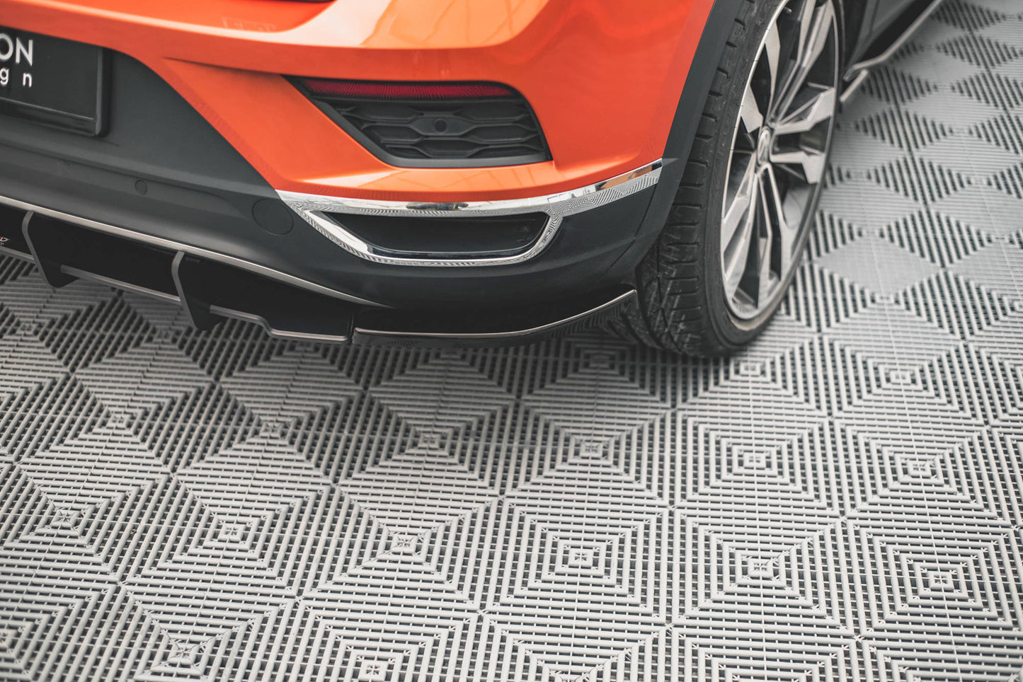 Heck Ansatz Flaps Diffusor für Volkswagen T-Roc Mk1 schwarz matt