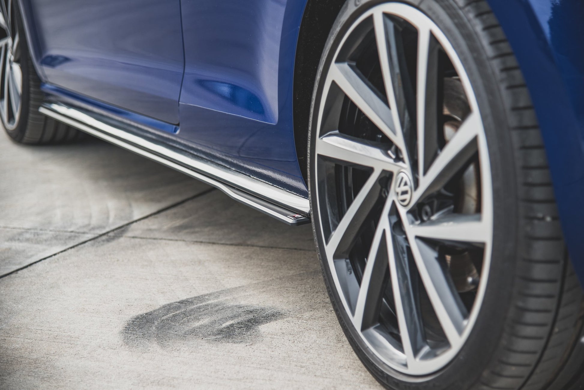 Robuste Racing Seitenschweller Ansatz für für VW Golf 7 R / R-Line Facelift