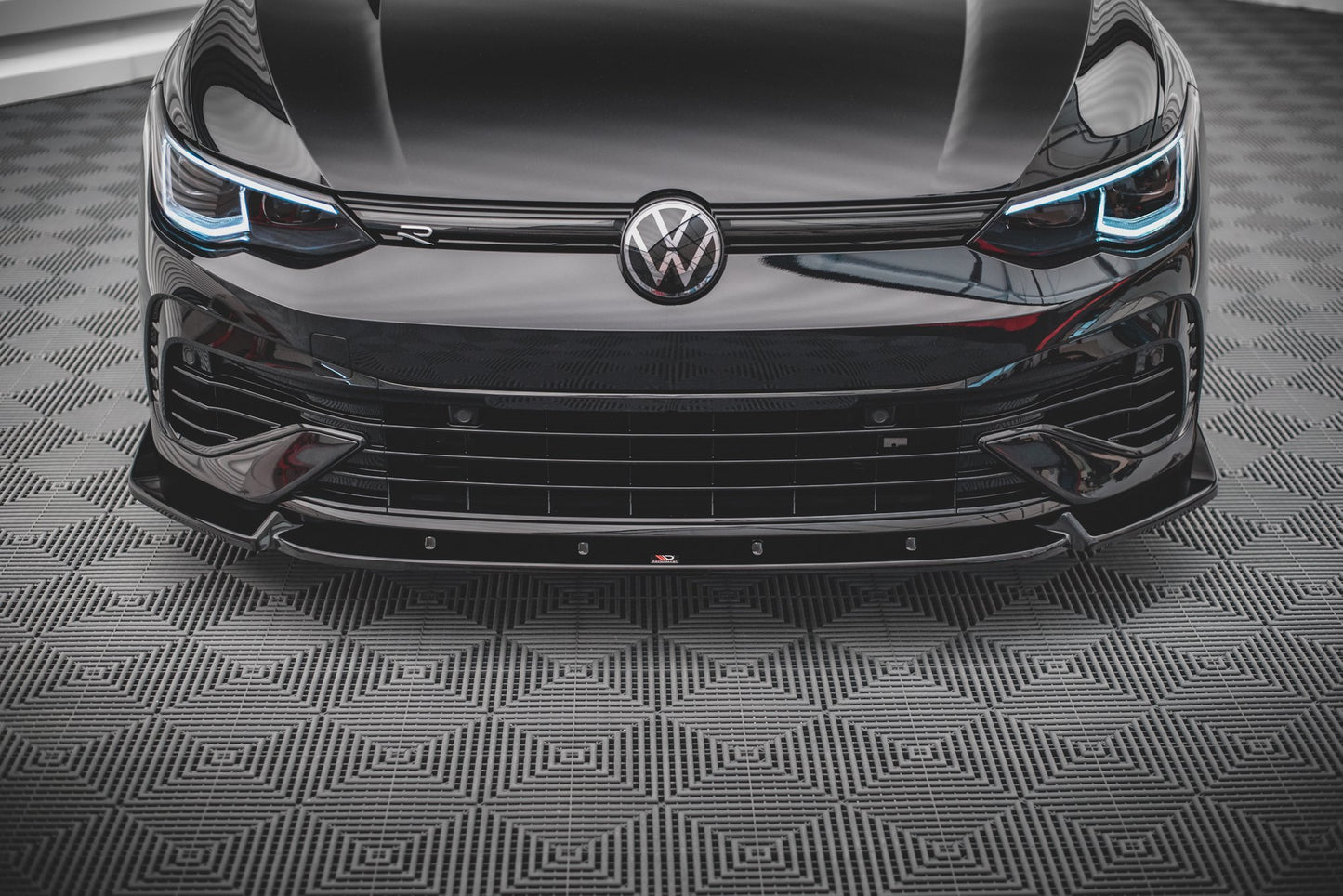Front Ansatz V.2 für Volkswagen Golf R Mk8 schwarz matt