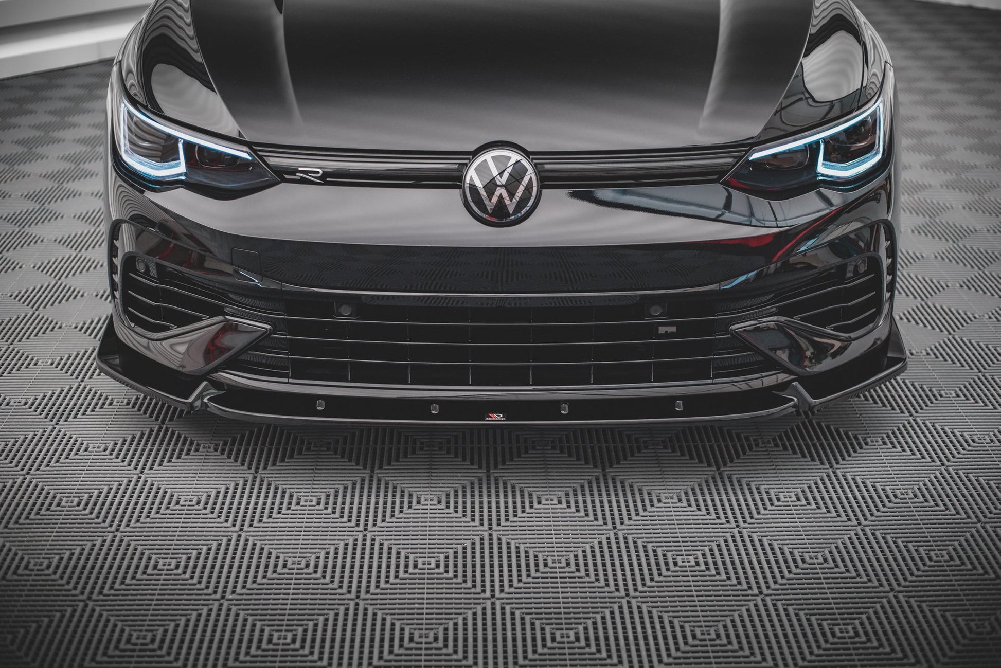 Front Ansatz V.2 für Volkswagen Golf R Mk8 schwarz matt