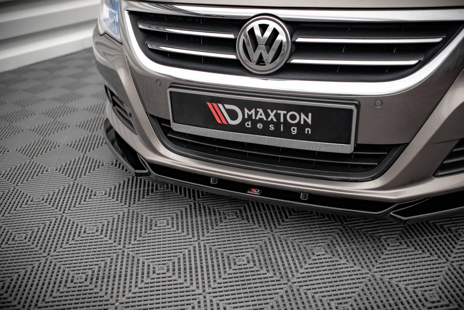 Front Ansatz V.4 für Volkswagen Passat CC schwarz Hochglanz