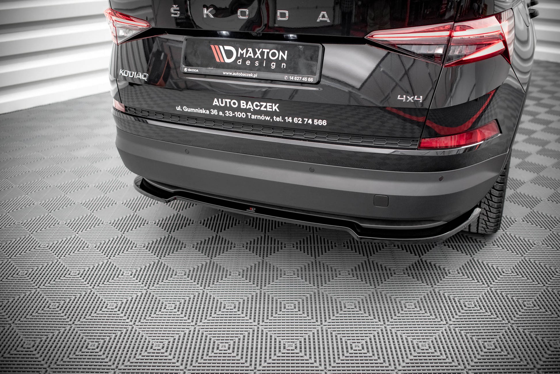 Mittlerer Diffusor Heck Ansatz für Skoda Kodiaq Mk1 Facelift schwarz Hochglanz
