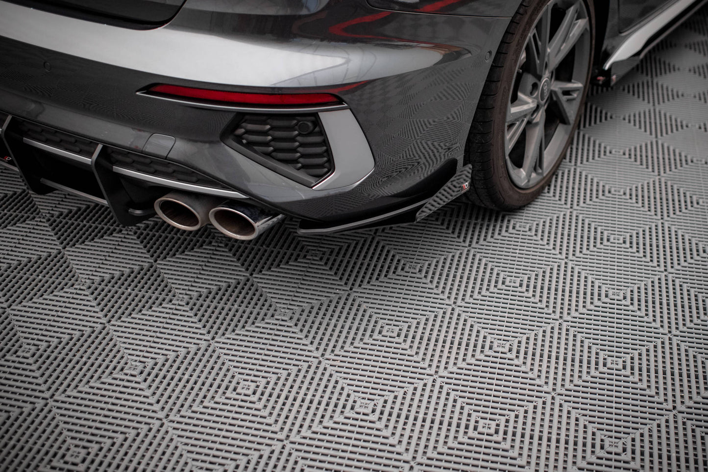 Street Pro Heck Ansatz Flaps Diffusor +Flaps für Audi S3 Limousine 8Y schwarz Hochglanz