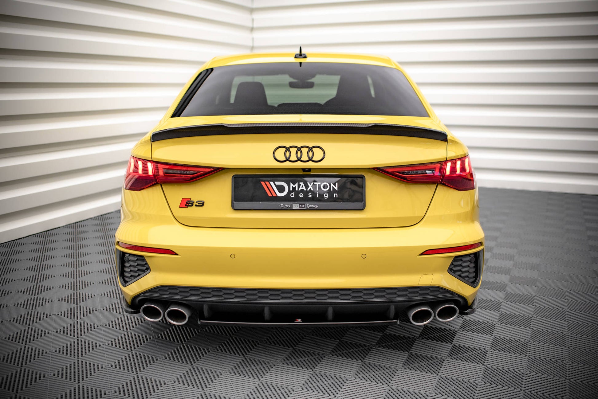 Mittlerer Diffusor Heck Ansatz für Audi S3 Limousine 8Y Carbon Look