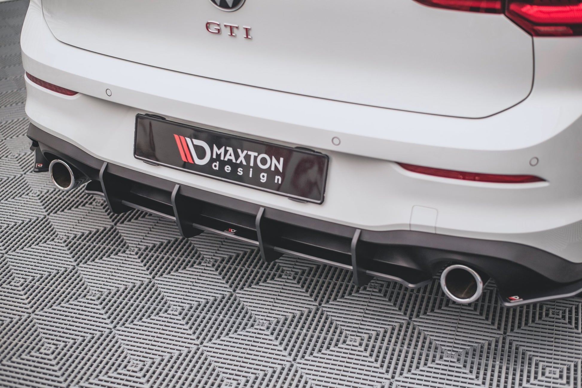 Robuste Racing Heckschürze V.1 für Volkswagen Golf 8 GTI