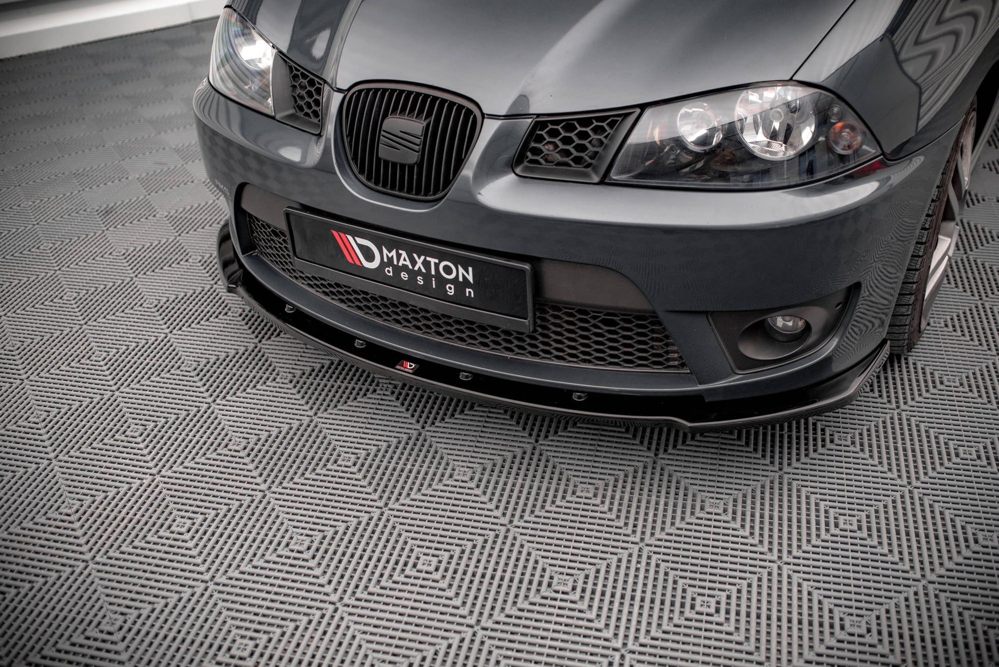 Front Ansatz V.1 für Seat Ibiza Cupra Mk3 schwarz Hochglanz