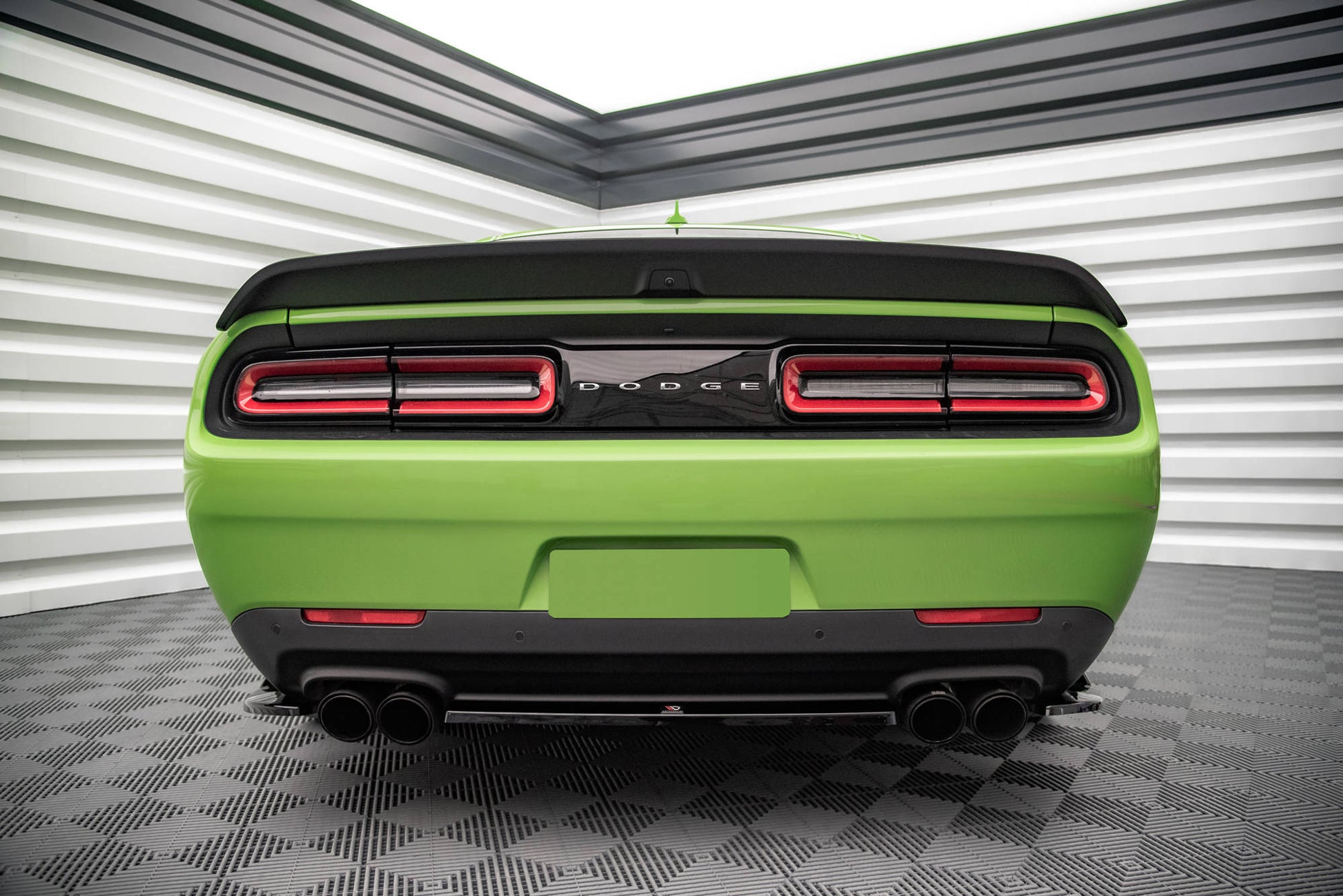 Mittlerer Diffusor Heck Ansatz für Dodge Challenger SRT Hellcat Mk3 schwarz Hochglanz