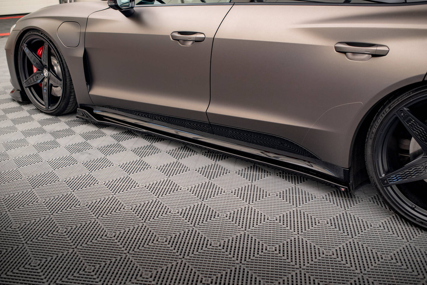 Seitenschweller Ansatz für V.2 für Audi e-Tron GT / RS GT Mk1 schwarz matt