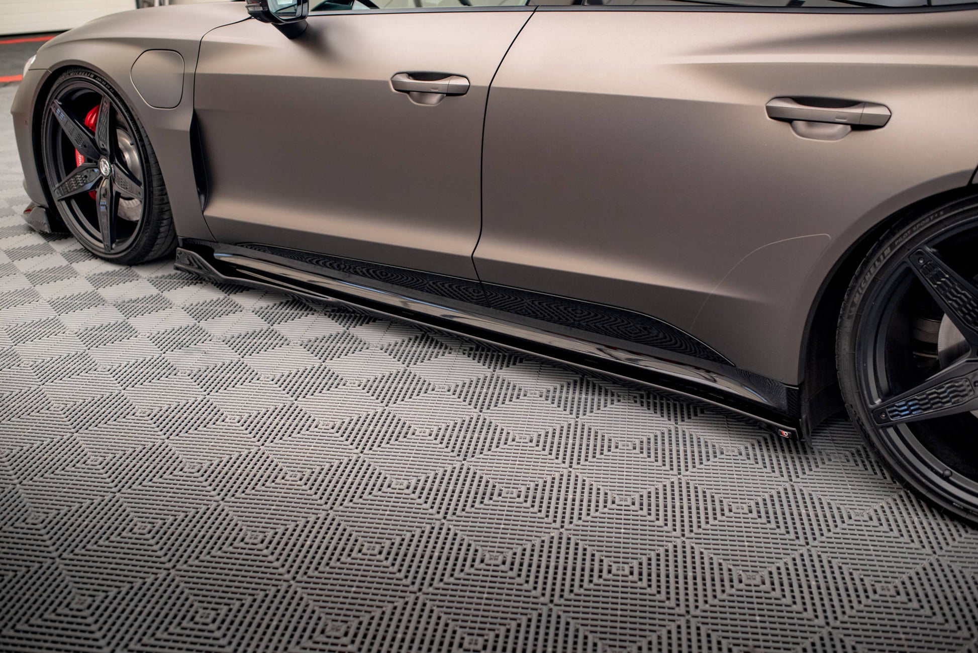 Seitenschweller Ansatz für V.2 für Audi e-Tron GT / RS GT Mk1 schwarz matt