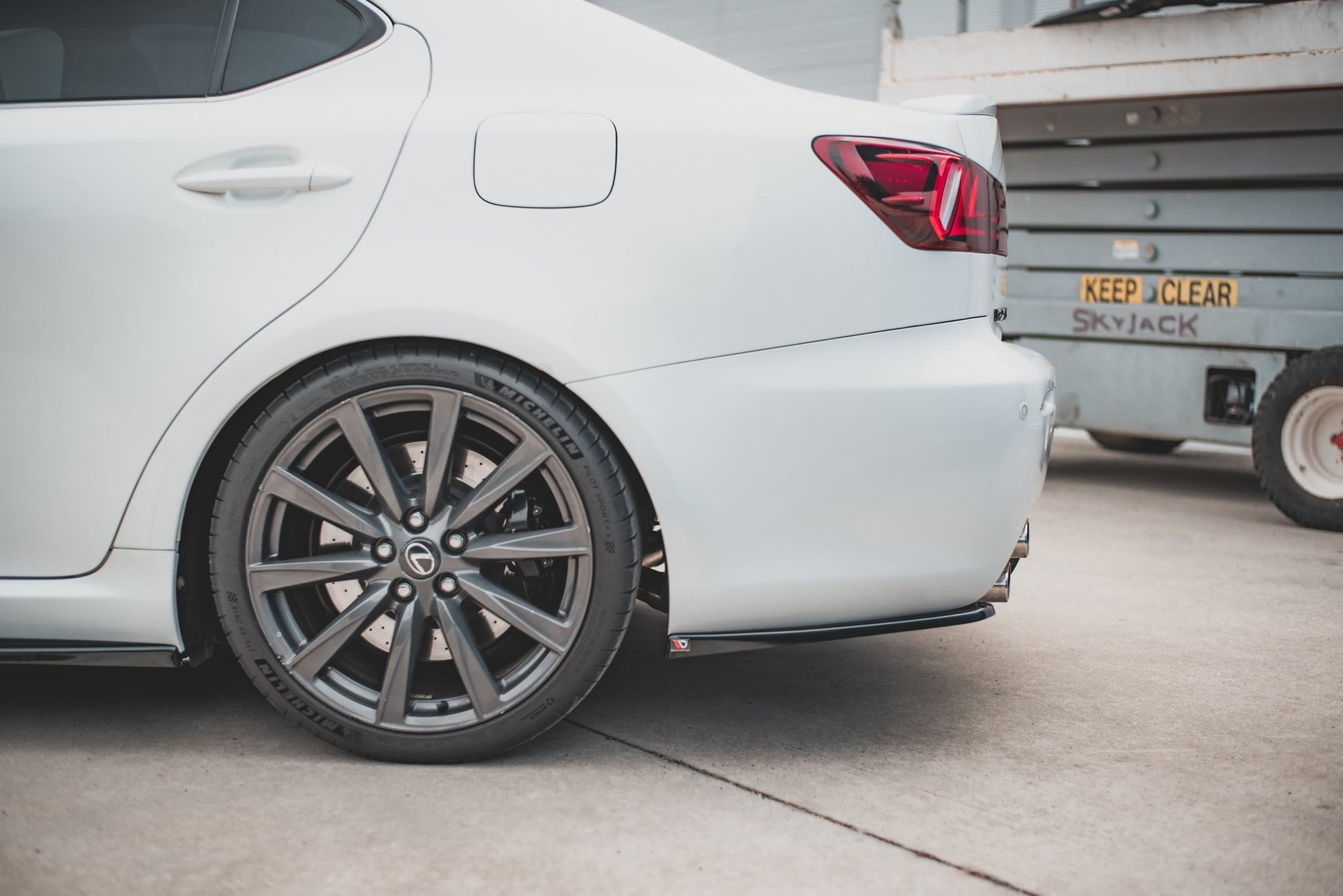 Heck Ansatz Flaps Diffusor für Lexus IS F Mk2 schwarz Hochglanz
