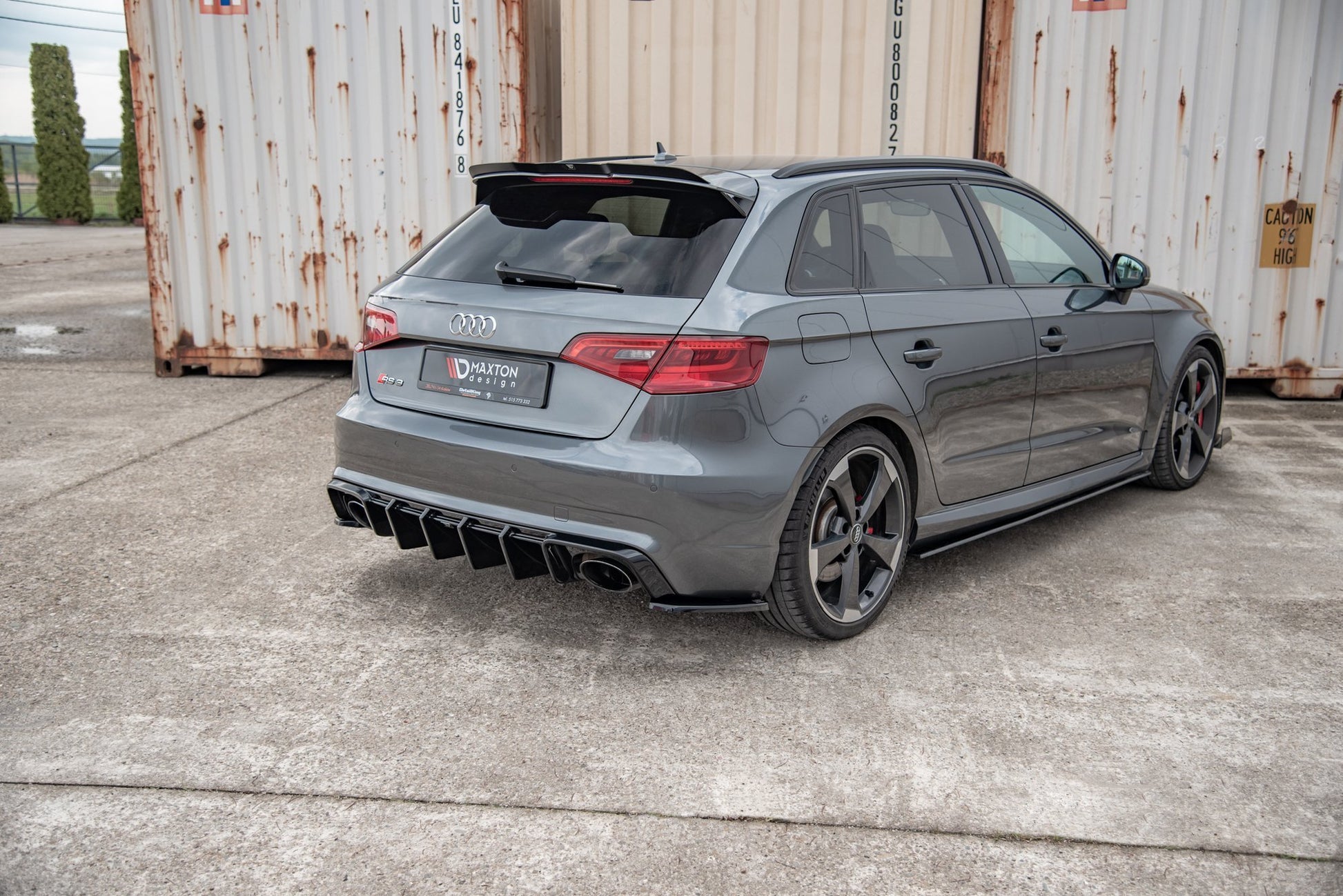 Heck Ansatz Flaps Diffusor V.2 für Audi RS3 8V Sportback Carbon Look
