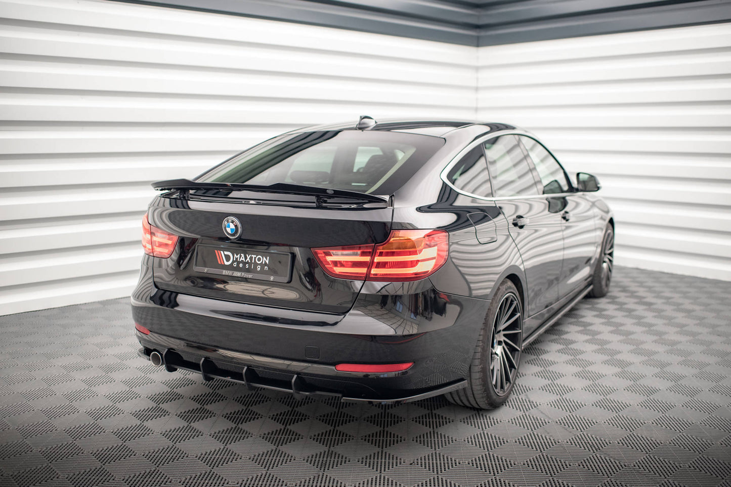 Heck Ansatz Flaps Diffusor für BMW 3er GT F34 Carbon Look