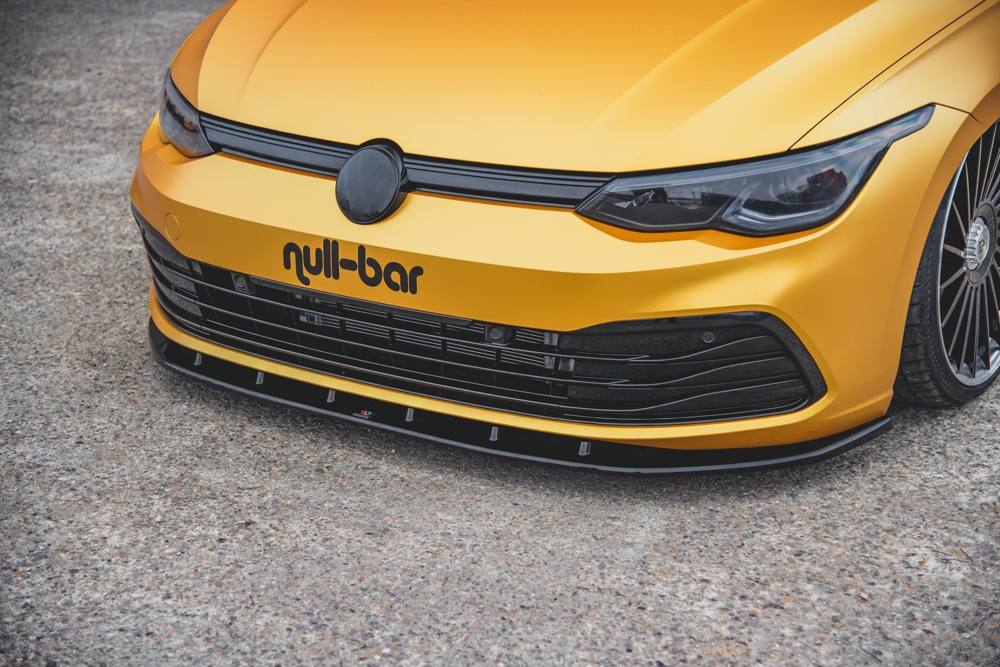 Front Ansatz V.1 für VW Golf 8  schwarz Hochglanz
