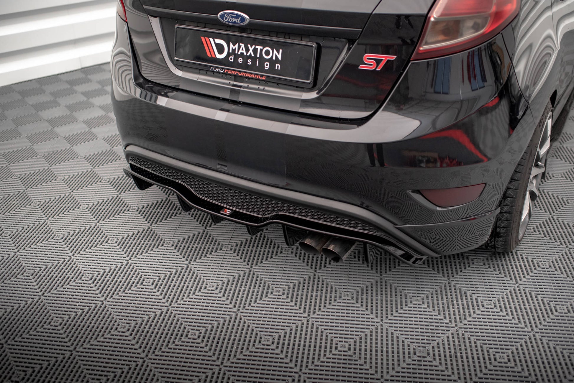 Diffusor Heck Ansatz für Ford Fiesta ST (5-Türige version) Mk7 Facelift Carbon Look
