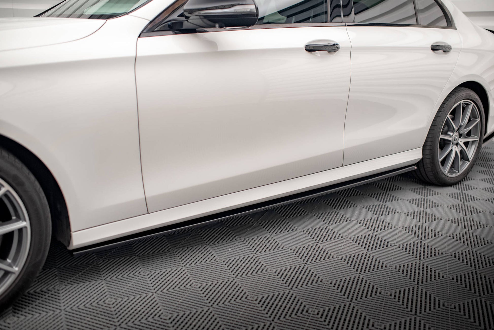 Seitenschweller Ansatz für Mercedes-Benz E AMG-Line W213 Facelift schwarz matt