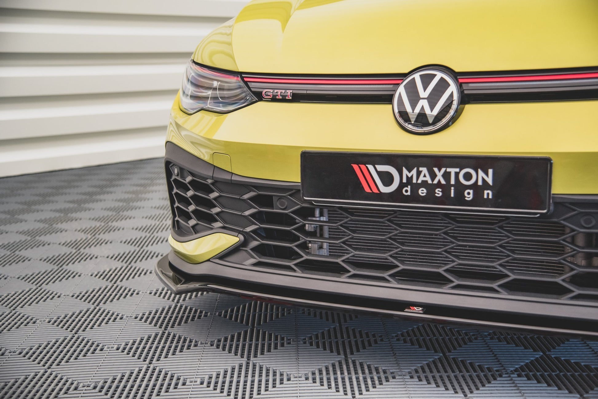Front Ansatz V.3 für Volkswagen Golf 8 GTI Clubsport schwarz Hochglanz